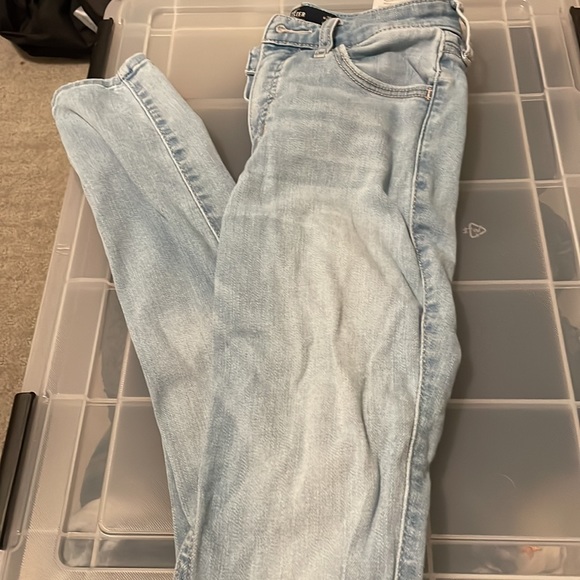 Hollister High Rise Super Skinny - Picture 2 of 2